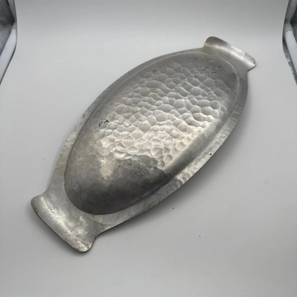 Trade Continental Silverlook Hand Wrought #571 Dandelion Bread Tray Hammered‎